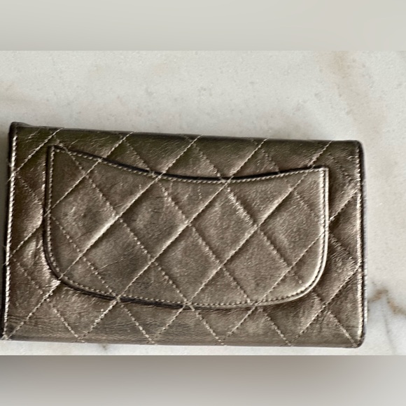 Authentic Chanel Metallic Calfskin Wallet - PRICED to SELL - Picture 6 of 11